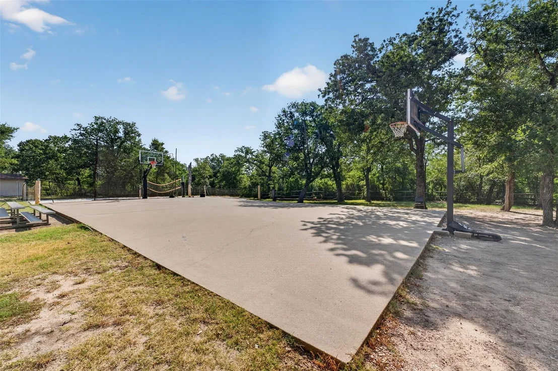 Photo of 2274 County Road 203 Loop