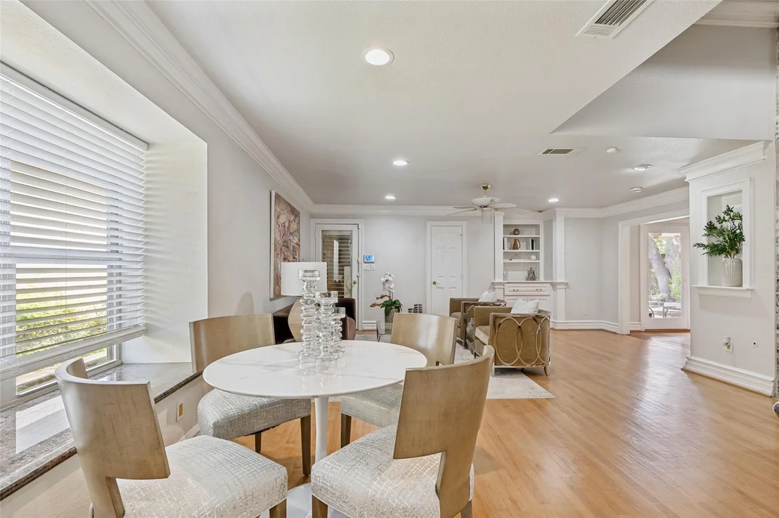 Photo of 5322 W Mockingbird Lane
