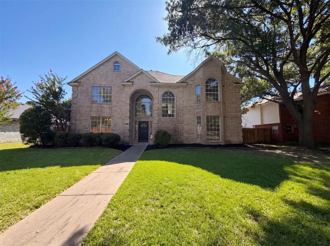 Photo of 905 Ridgemont Drive