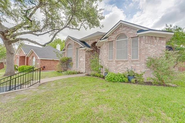 Photo of 1825 Ambrose Drive