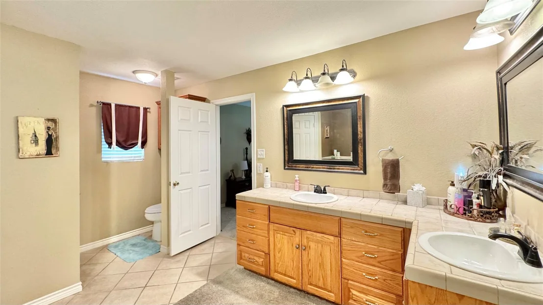 Photo of 115 Meadowood Road