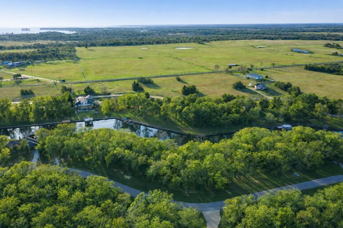 Photo of 442 Waters Edge Drive