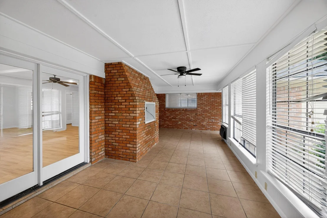 Photo of 1616 W Shields Drive