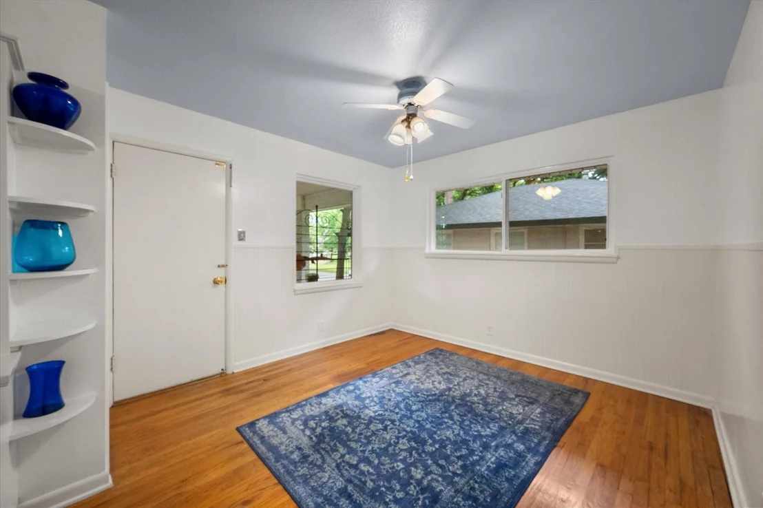 Photo of 1209 W Lilly Lane