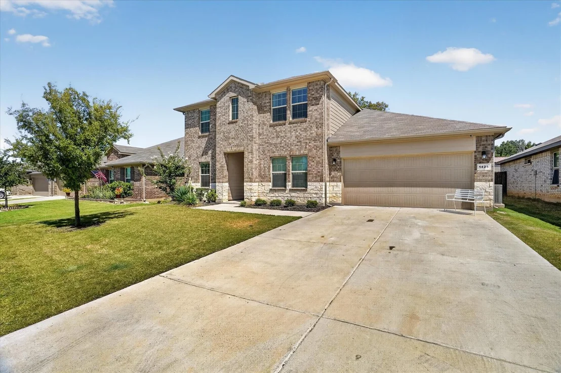 Photo of 1425 Bennett Drive