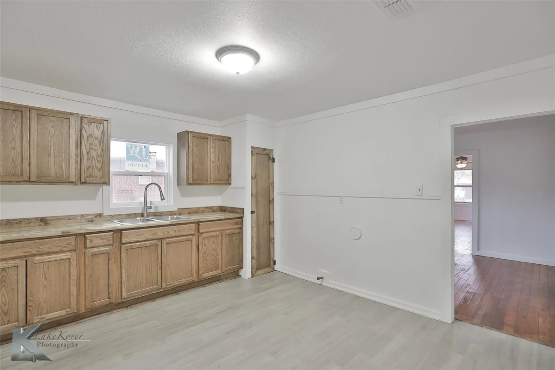 Photo of 2225 Russell Avenue