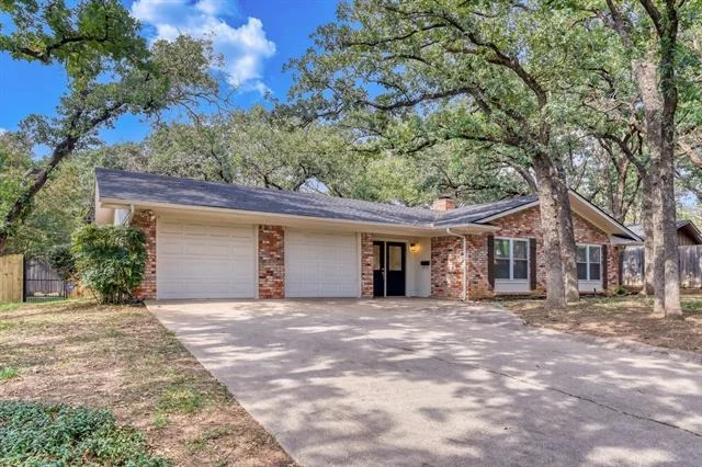 Photo of 624 Hillview Drive