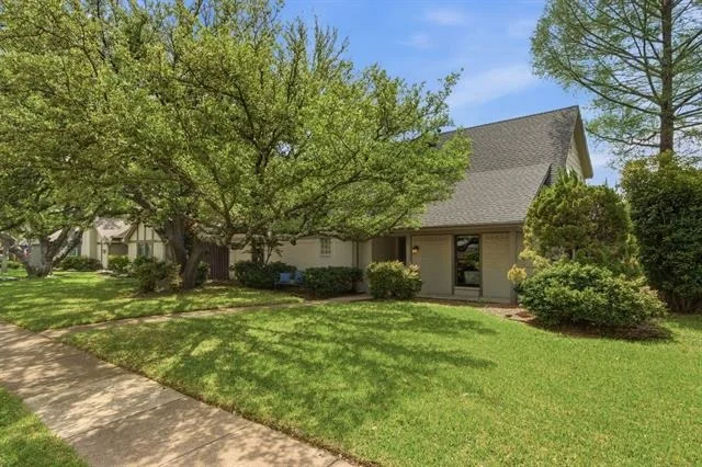 Photo of 237 Woodcrest Drive