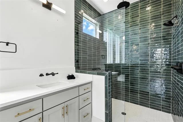 Photo of 108 Gibson Bend