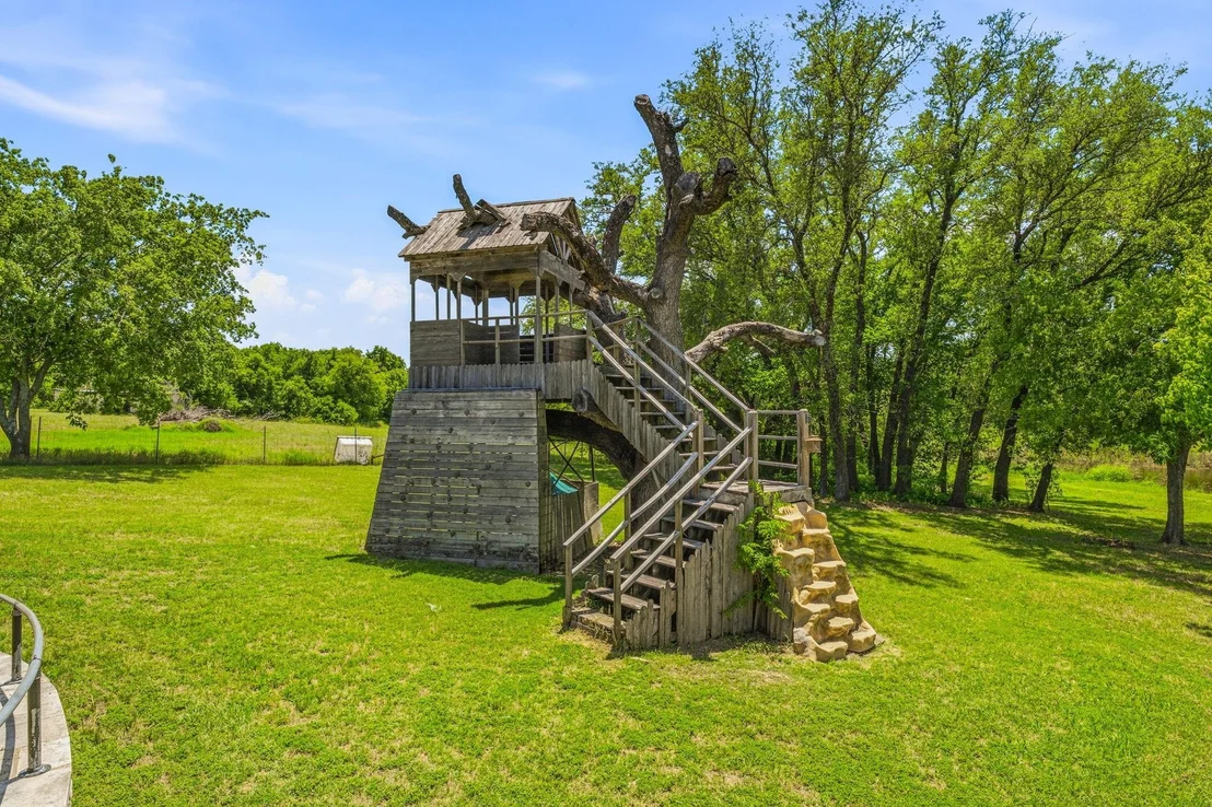 Photo of 5500 Friendship Road