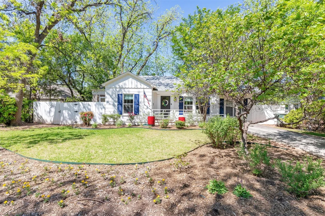 Photo of 1182 Glenwood Drive