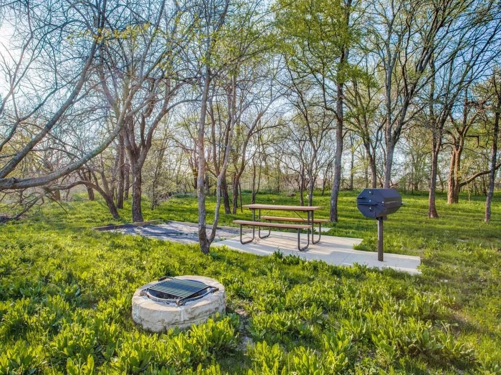 Photo of 708 Kendall Lane