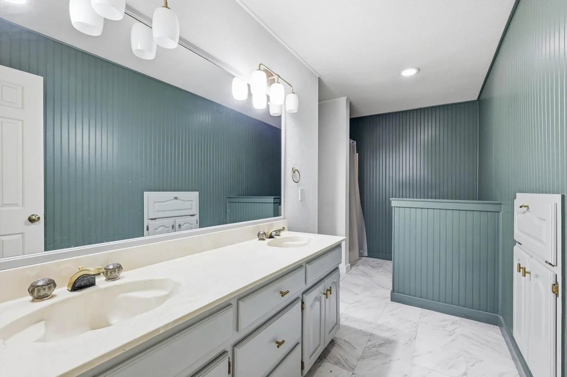 Photo of 211 Bayne Road