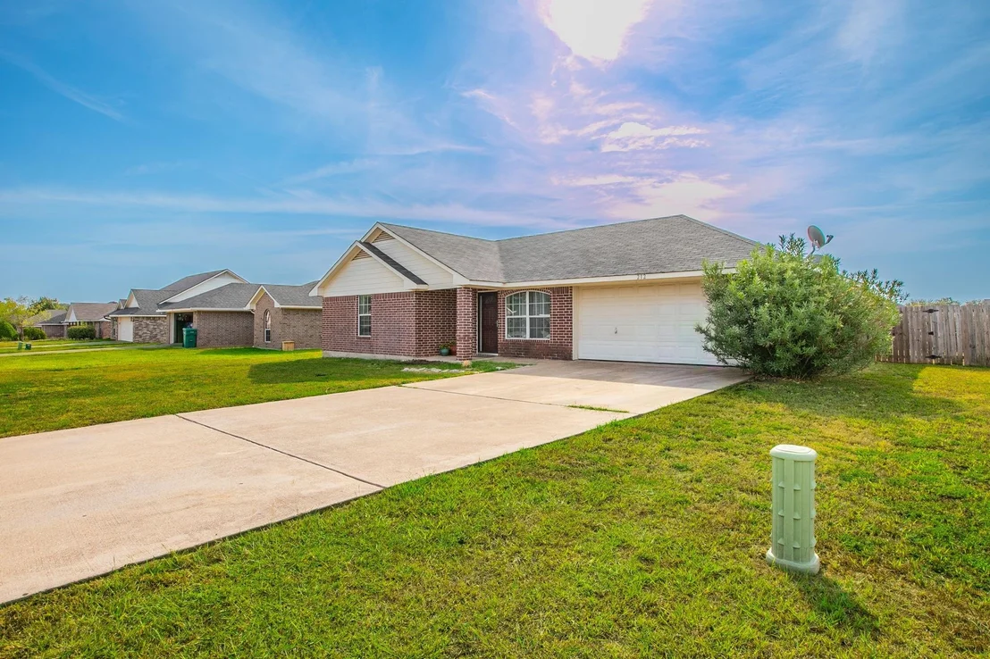 Photo of 212 Broken Arrow Drive