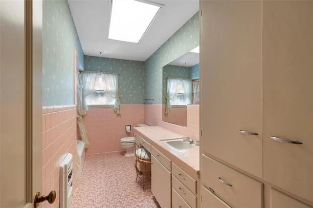 Photo of 4825 Hillcrest Drive