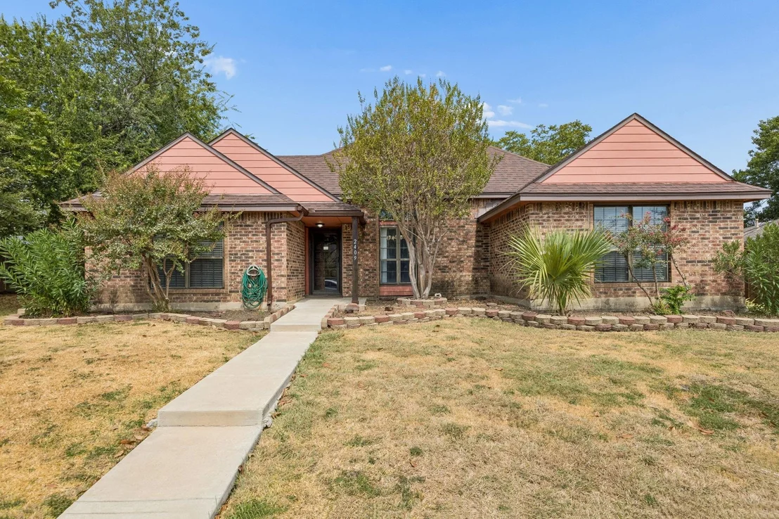 Photo of 2409 Doral