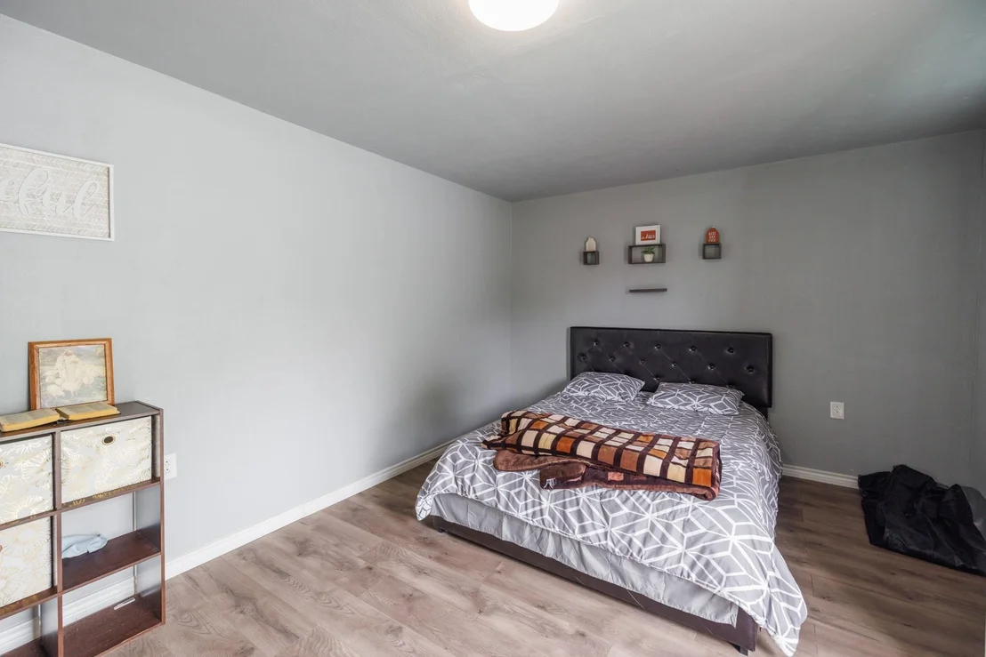 Photo of 308 W 5th Street