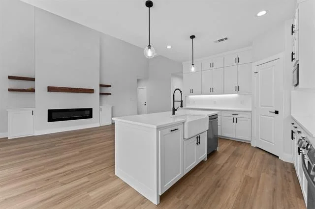 Photo of 3825 Williamsburg Drive