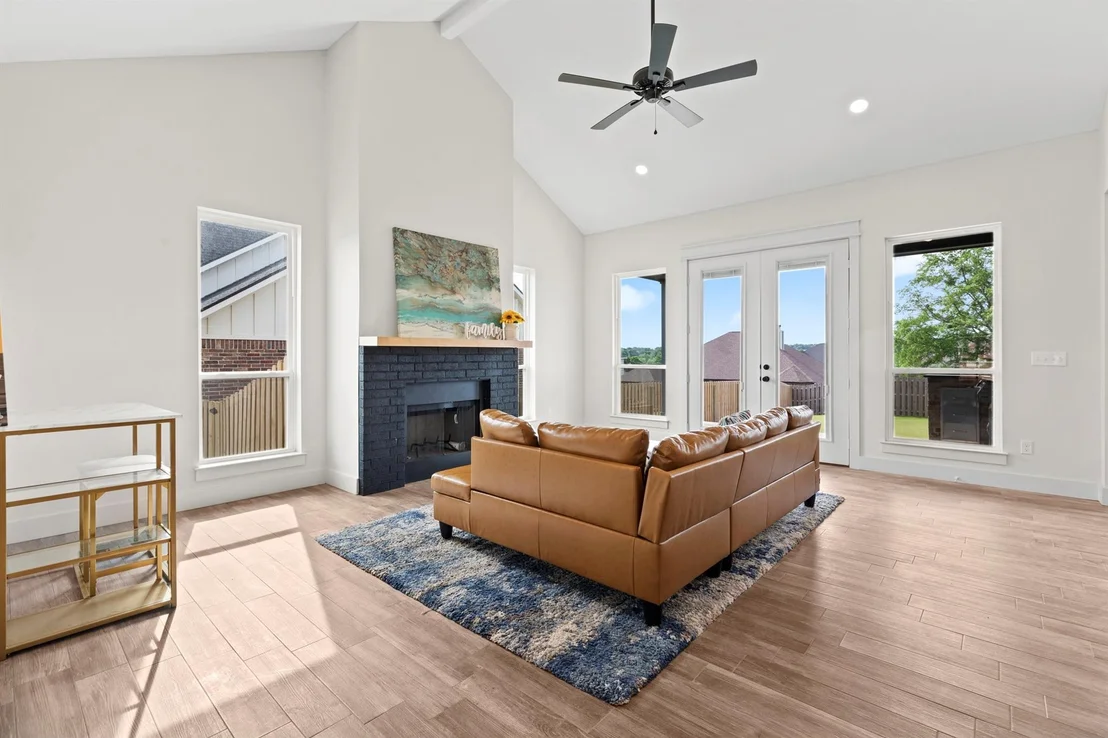 Photo of 16421 Clearview Drive