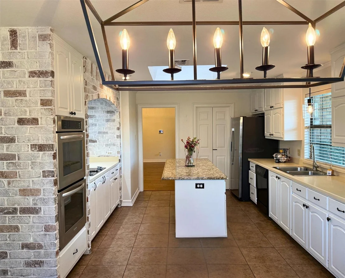 Photo of 6004 Lakehurst Drive