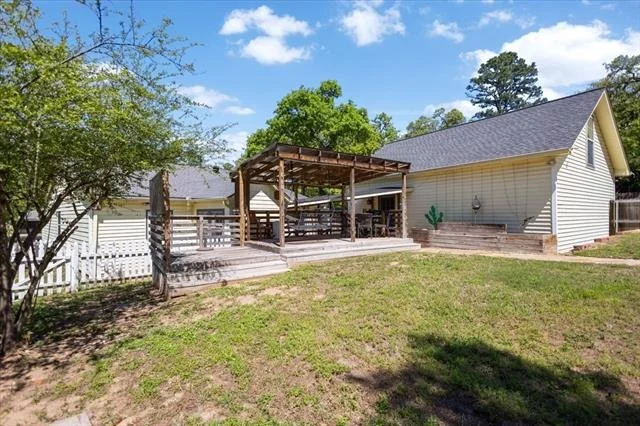 Photo of 333 Lakeview Drive