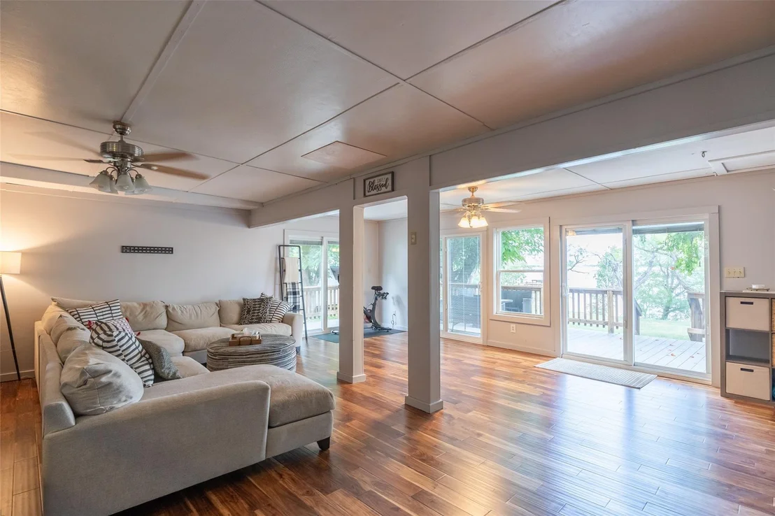 Photo of 9732 Cove Road