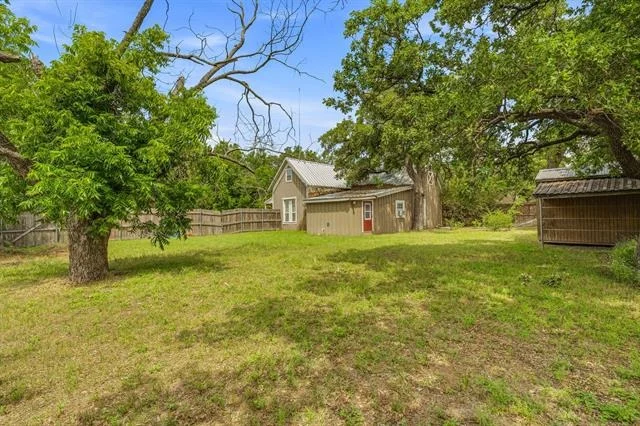 Photo of 307 N Oak Lane