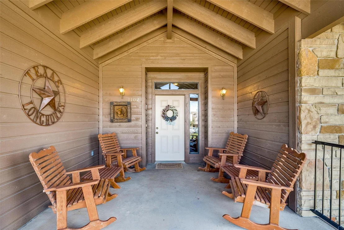 Photo of 1102 Eagle Point Circle