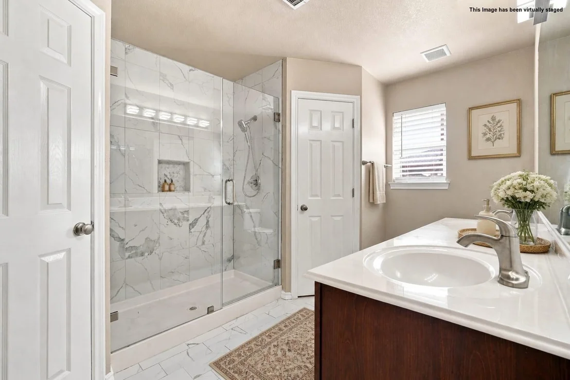 Photo of 1720 Lakeway Drive