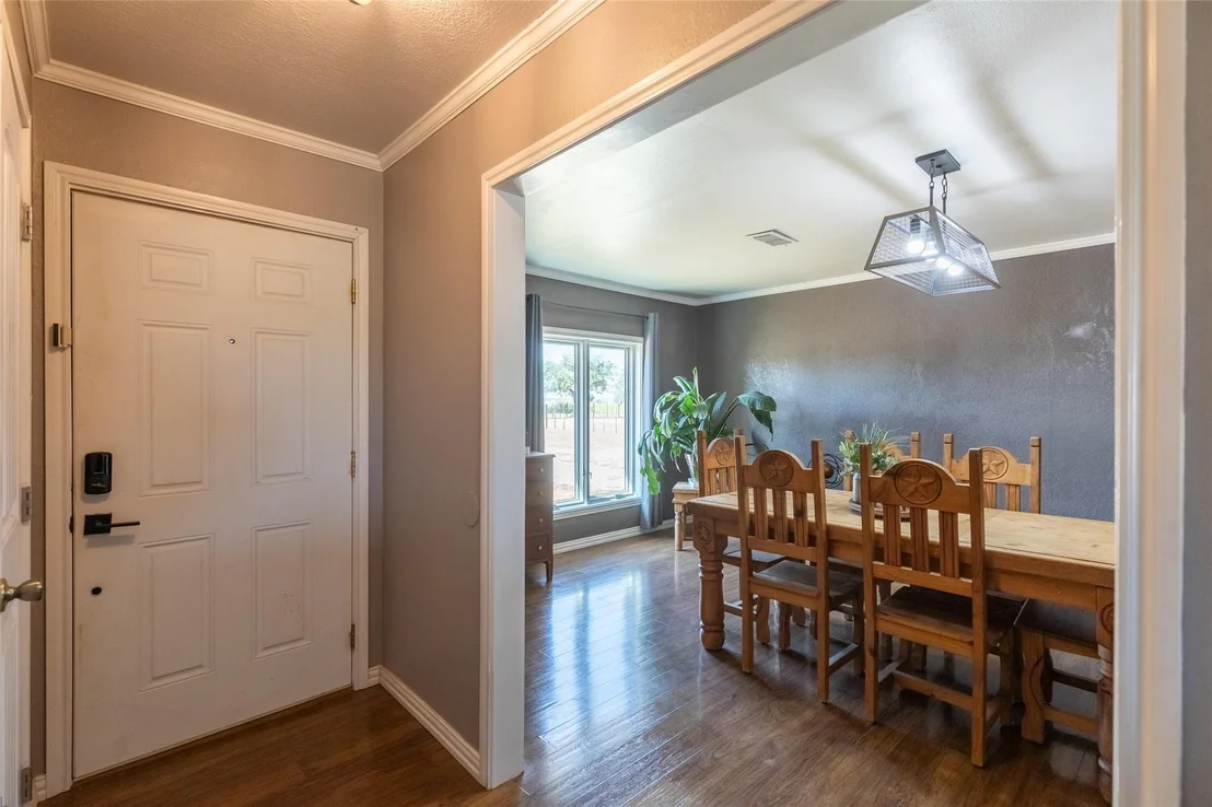 Photo of 1948 Elmdale Road S