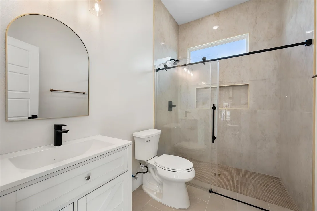 Photo of 554 Shoreside Drive