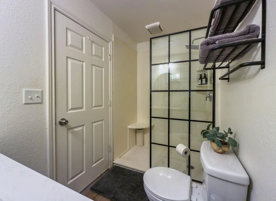 Photo of 101 Rose Way