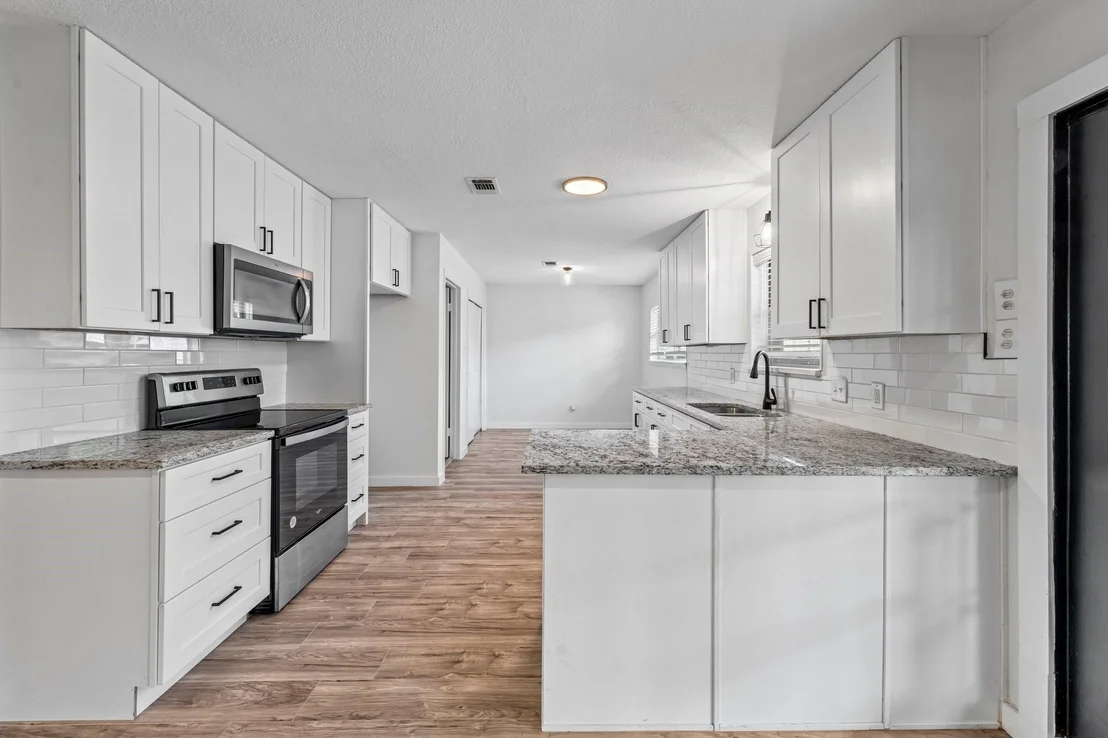 Photo of 600 Circleview Drive N