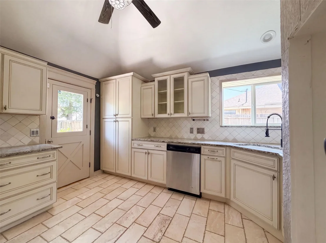 Photo of 6315 Meadow Glen Drive