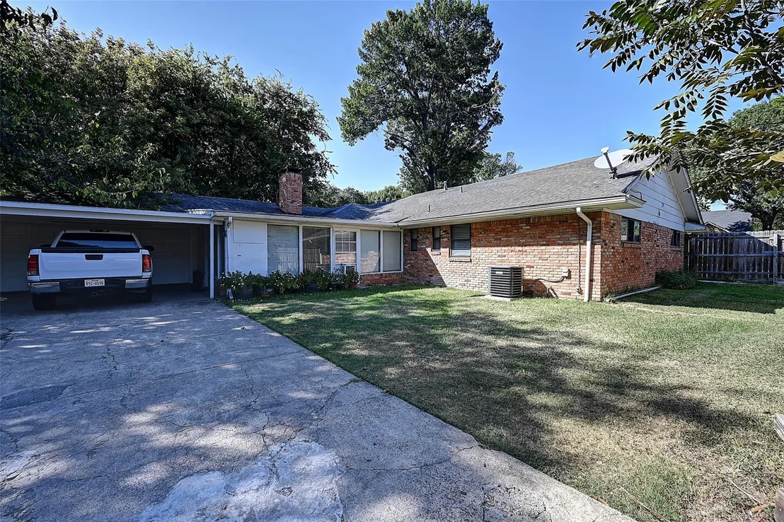 Photo of 3262 Camelot Drive