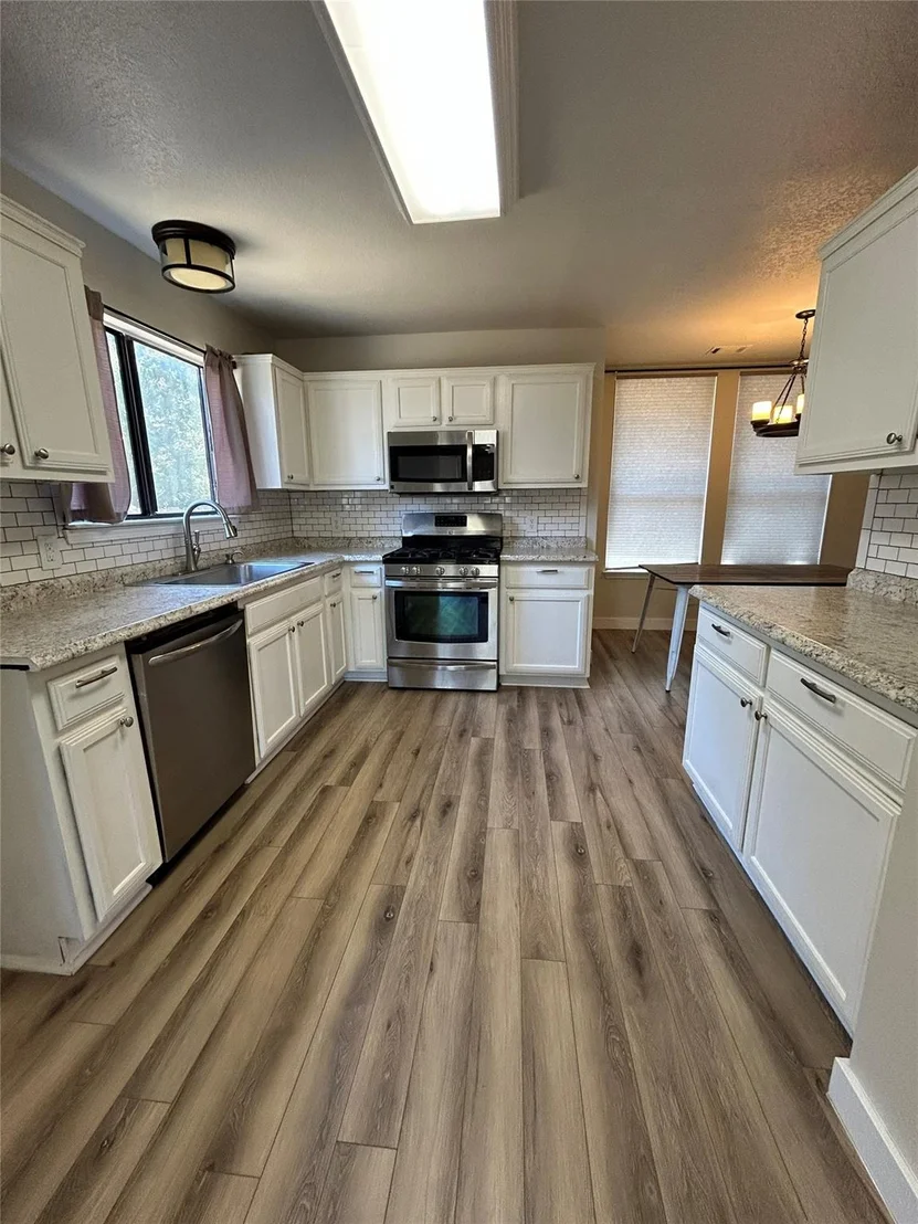 Photo of 602 N River Crest
