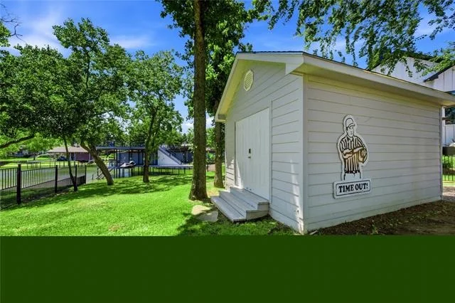Photo of 104 Doering Bay Circle
