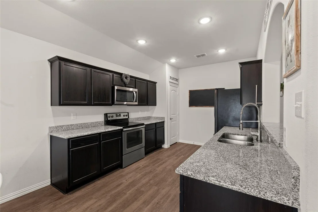 Photo of 115 Oak Springs Loop