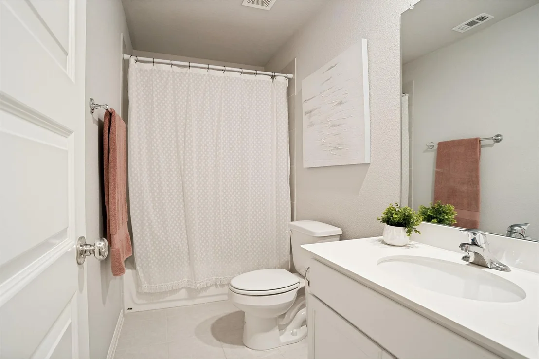 Photo of 925 Royal Lane