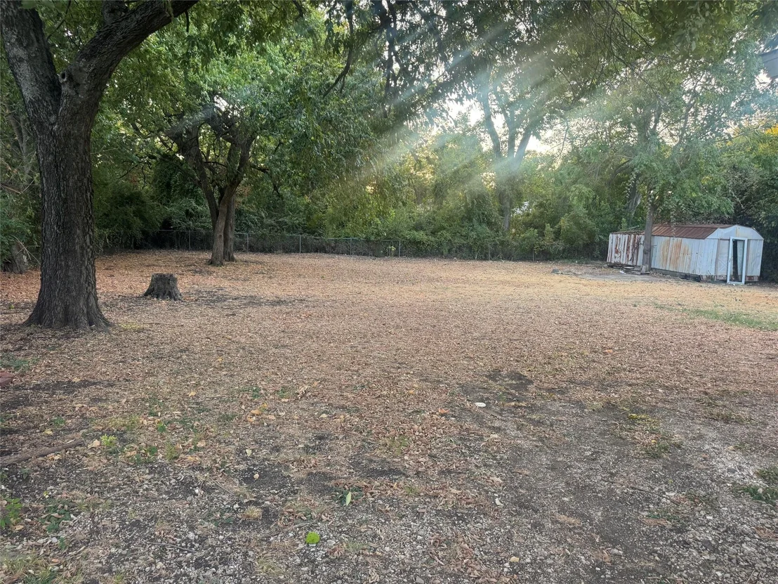 Photo of 803 N Joe Wilson Road