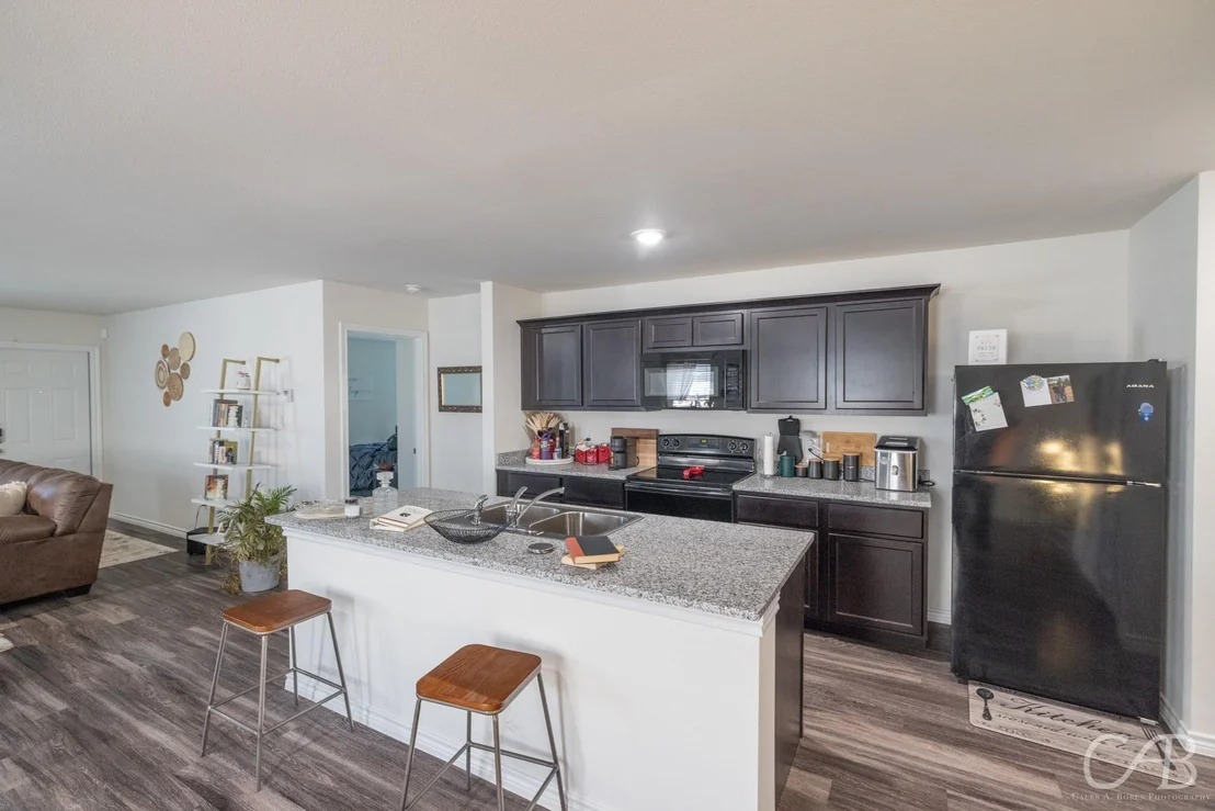 Photo of 7910 Vineyard Drive