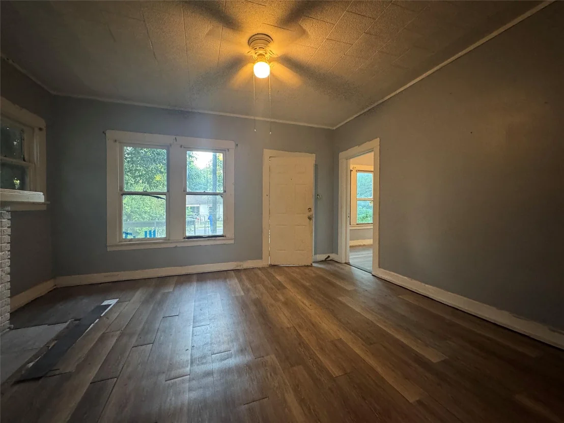 Photo of 2721 Homan Avenue