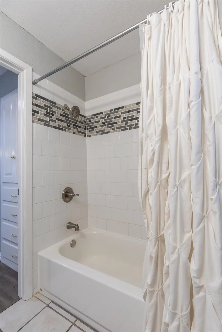 Photo of 1842 Elmwood Drive