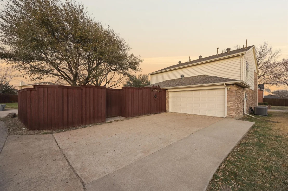 Photo of 1413 Thistle Circle