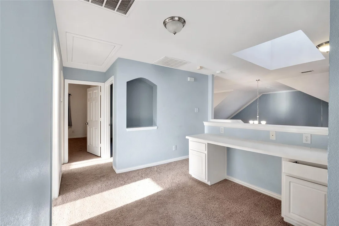 Photo of 2106 Hillside Drive
