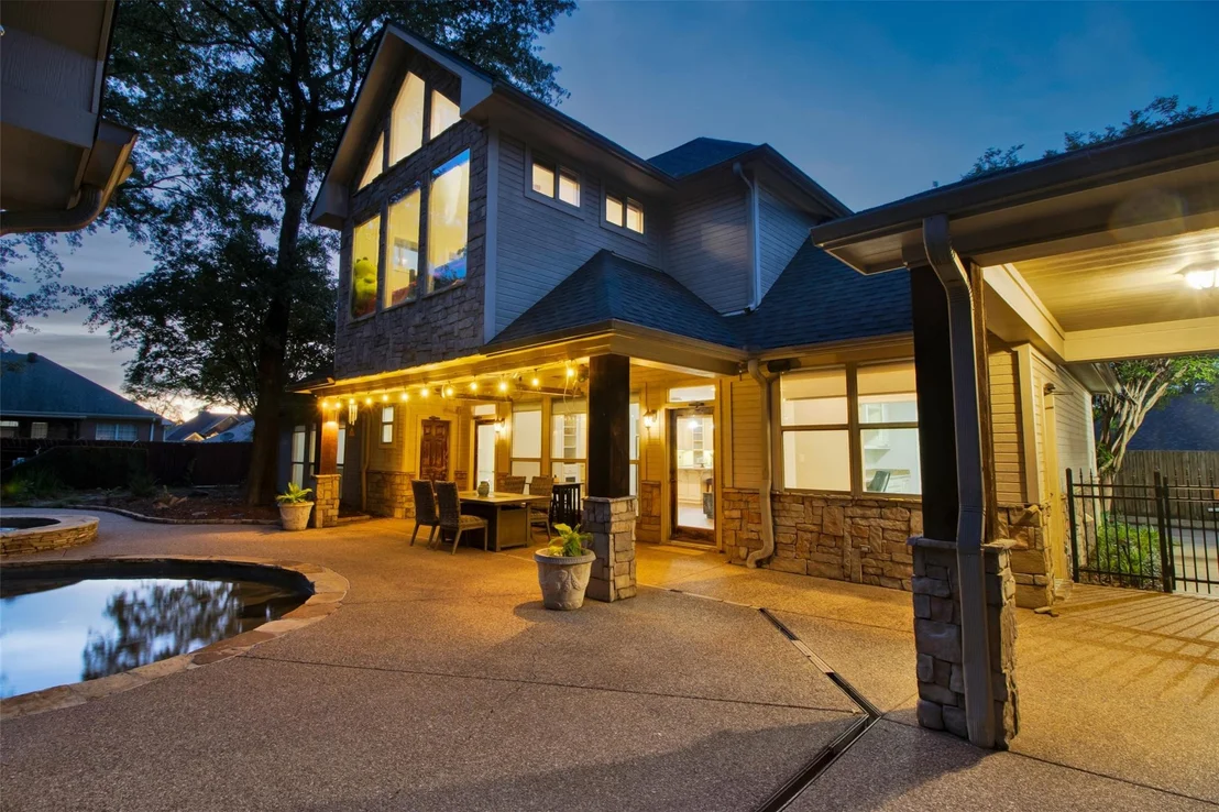Photo of 3815 Holly Ridge Drive