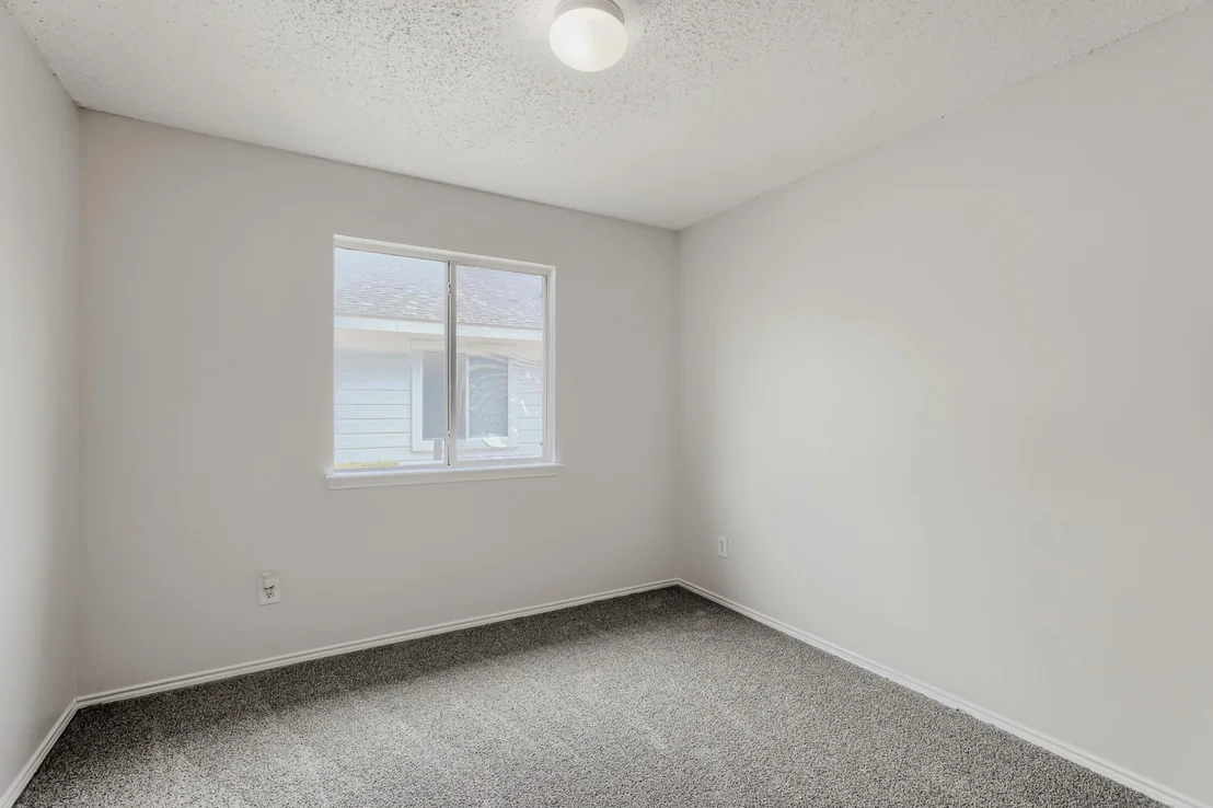 Photo of 1625 White Oak Road