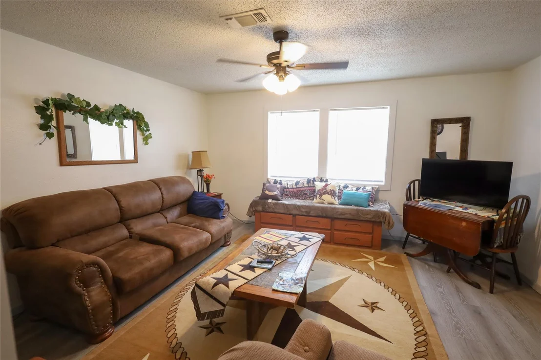 Photo of 4240 CHEYENNE DR