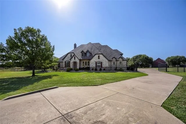 Photo of 1501 Willow Tree Drive