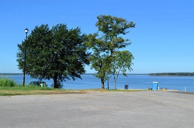 Photo of 551 Shoreline Drive